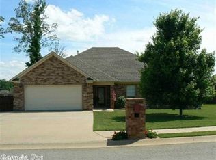 68 Lakeland Dr, Cabot, AR 72023
