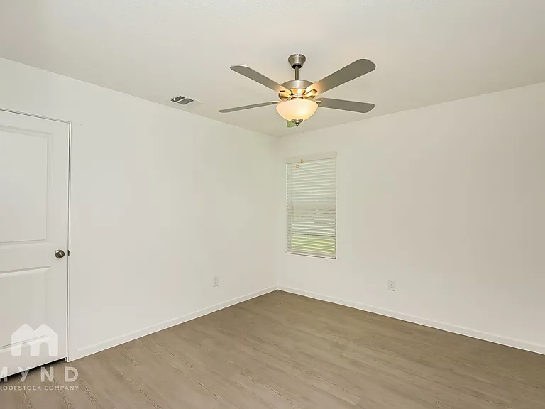 2644 Mistwood Dr — Photo 15