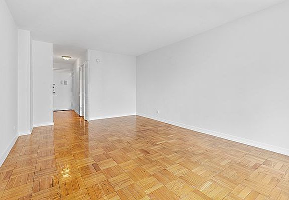 5th image of 200 E 15th St APT 6B
