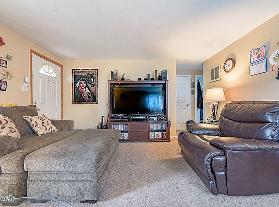 5th image of 8954 S Crawford Ave