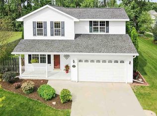 2097 Charles St, De Pere, WI 54115