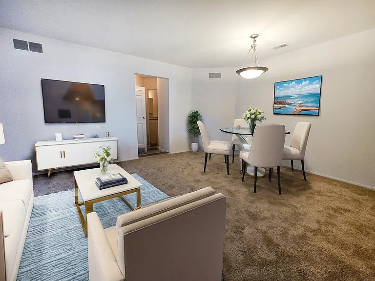 Creekside of Farmington Hills Apartments — Photo 11