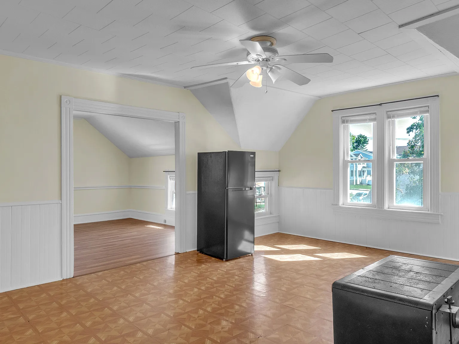 3 bed, 1025 sqft, $1,900 — Photo 4