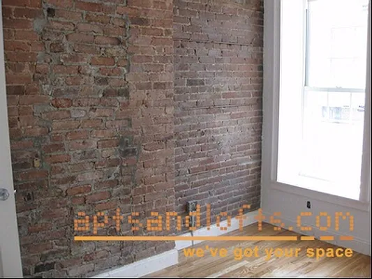 Rented by aptsandlofts.com | media 14