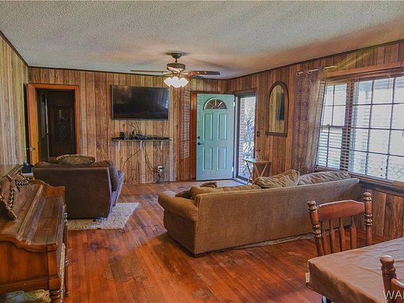 4th image of 12060 Hemlock Ave