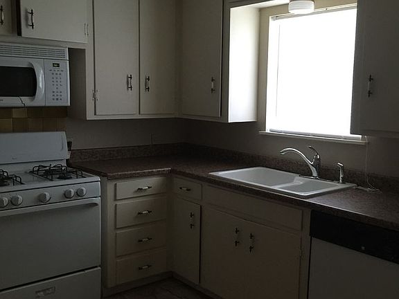 4th image of 1458 Yorktown Dr