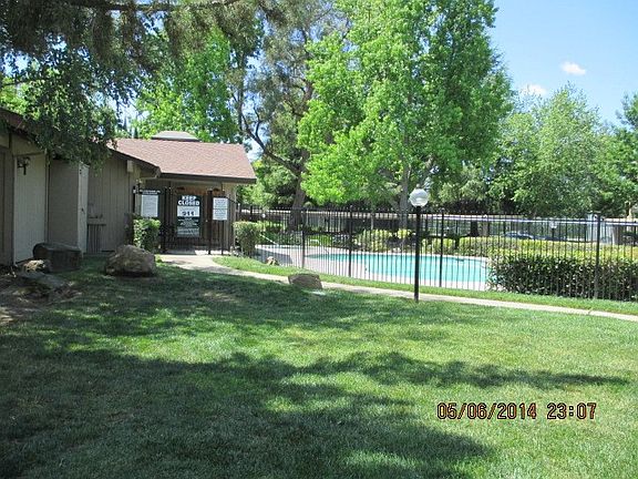 3rd image of 5333 Primrose Dr APT 40A
