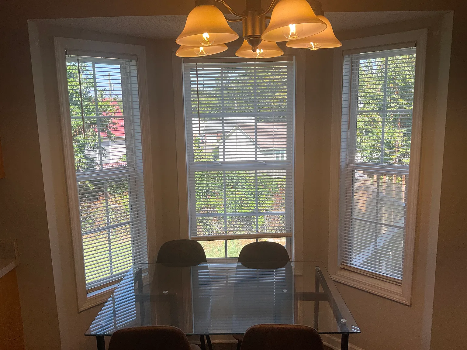 3 bed, 1125 sqft, $1,300 — Photo 4