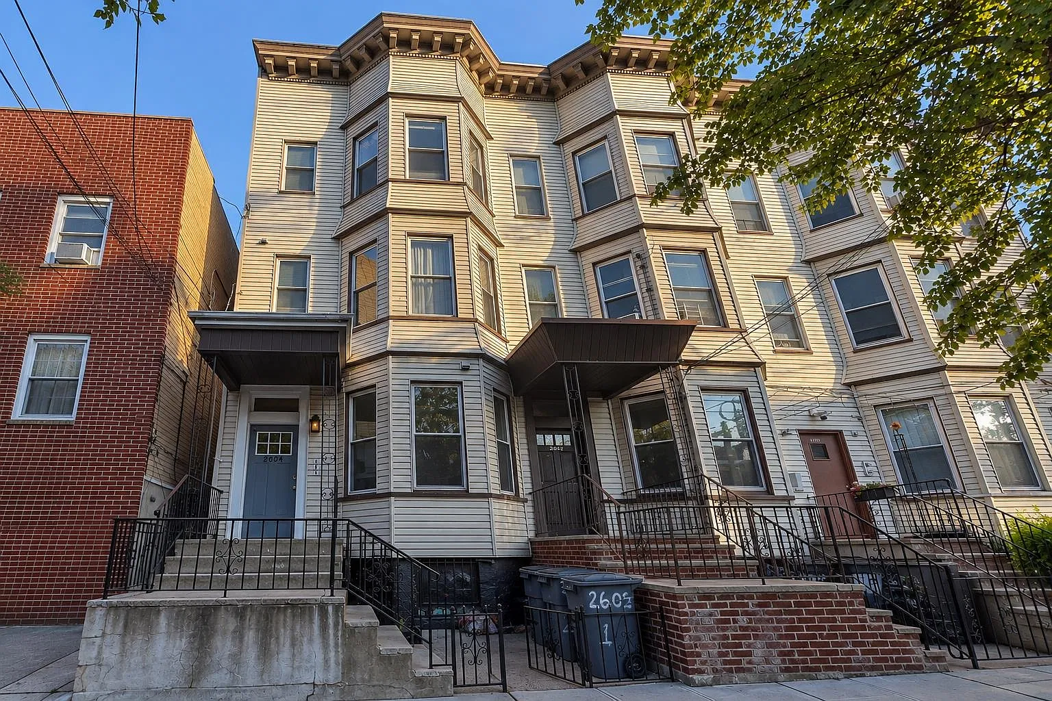 2 bed, 2.5 bath, 1700 sqft, $3,500 — Photo 1