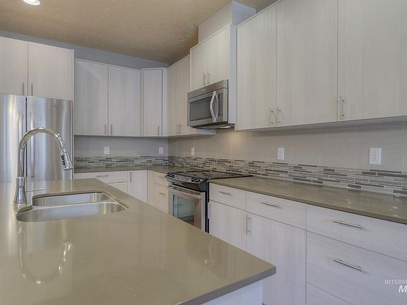 5th image of 1275 E Lone Creek Dr