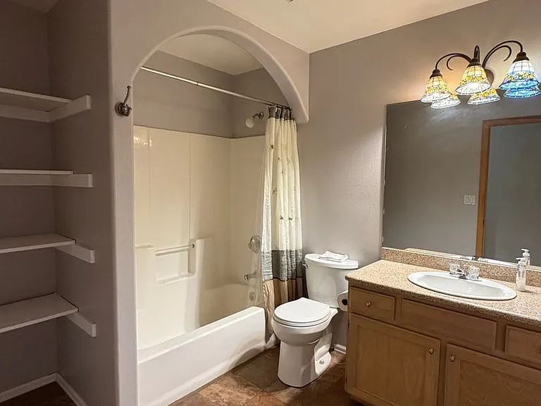 460 Palmetto Dr — Photo 15
