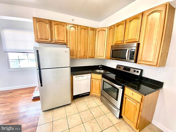 2nd image of 1614 S 6th St Floor 3