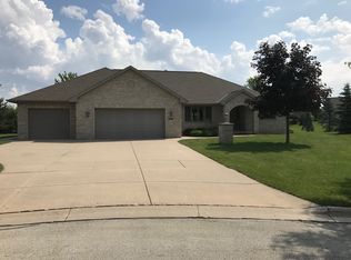 2964 Apple Ridge Ct, Green Bay, WI 54311