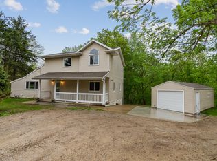 3515 Big Bend Rd, Ely, IA 52227