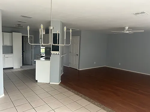 1612 Thornhill Ln Photo 1