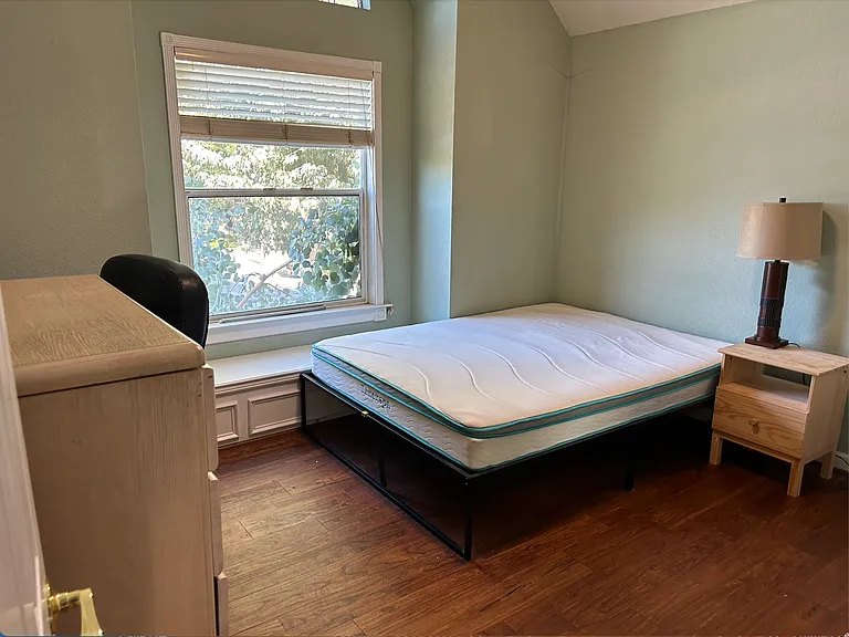 539 J St — Photo 9