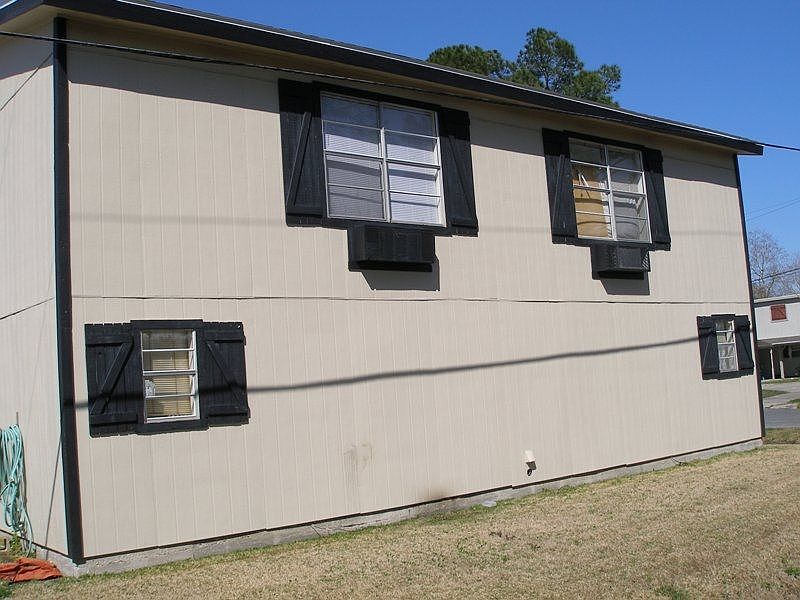 2nd image of 7648 Ling Rd #R