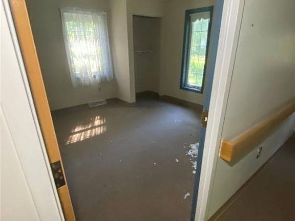 26th image of 301 Grove St