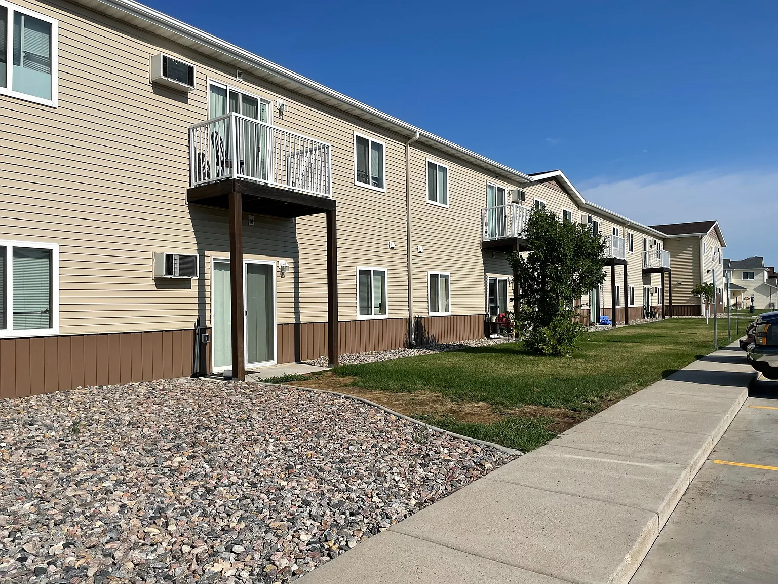 Paramount at the Bluffs Apartments — Photo 3