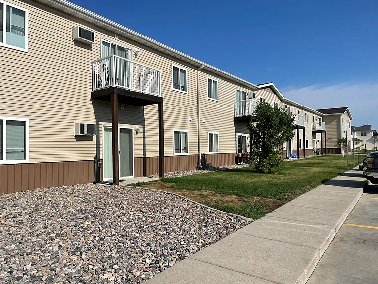 Paramount at the Bluffs Apartments — Photo 5