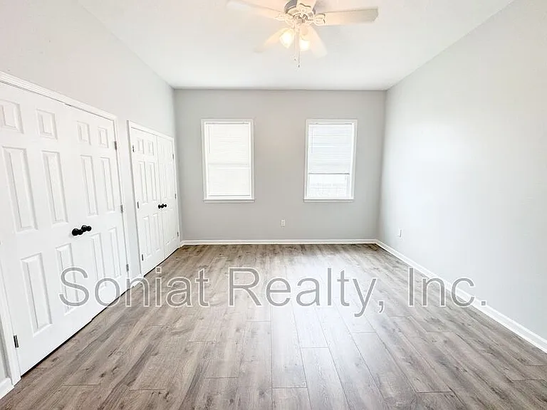 9000 Edinburgh St — Photo 6