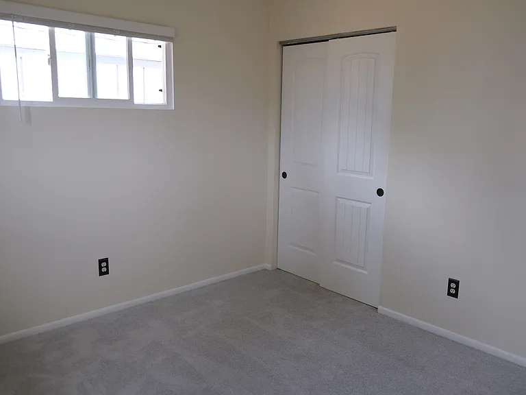 901 Elm St — Photo 13