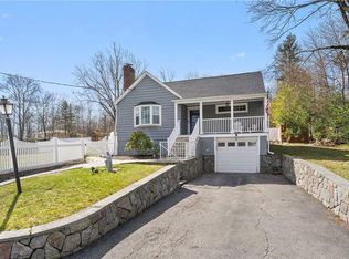 1411 Mohawk Rd, Mohegan Lake, NY 10547