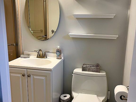 4th image of 25 Stewart Pl APT 416