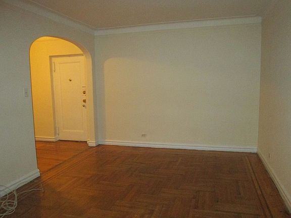 5th image of 4115 45th St APT 5K