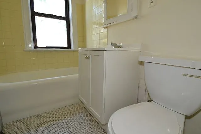 1211 Elmdale #B3 — Photo 16