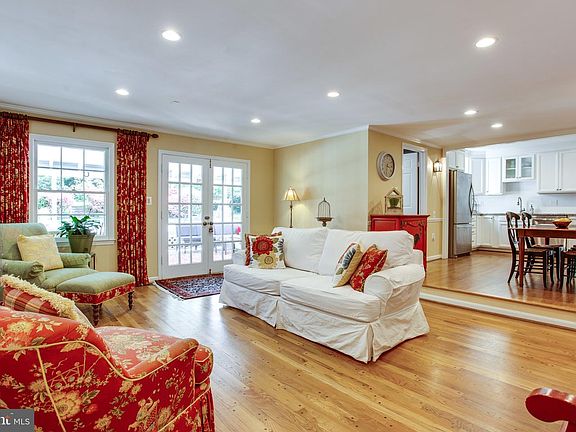4th image of 208 West St NW