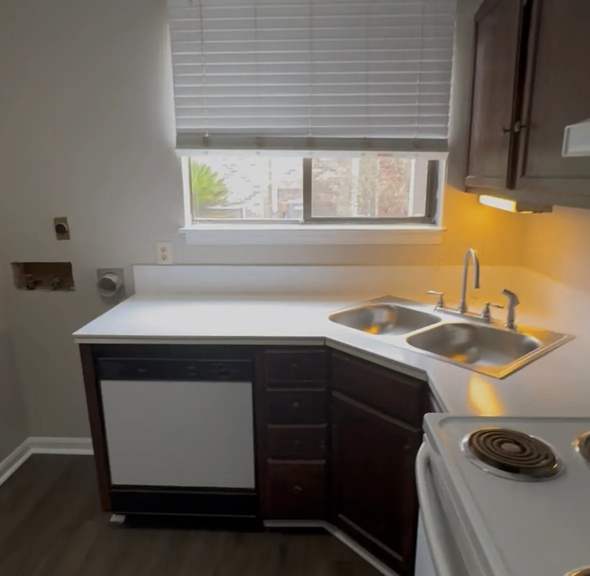 2 bed, 966 sqft, $1,700 — Photo 2