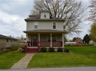 221 Hazen Ave E, Ellwood City, PA 16117
