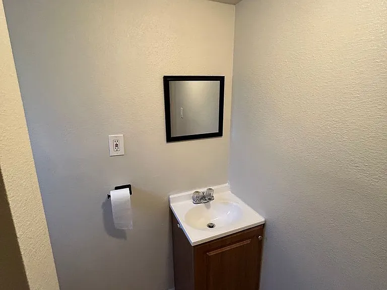 520 Solano St — Photo 8