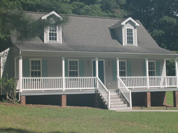 11090 Piankatank Dr, Gloucester, VA 23061