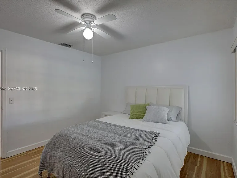 418 SE 4th St #418 — Photo 7