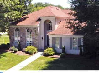 8 Crimson Dr, Hockessin, DE 19707