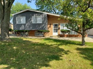 1029 Charing Cross Rd, Lombard, IL 60148