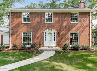 1050 Monterey Dr SE, East Grand Rapids, MI 49506