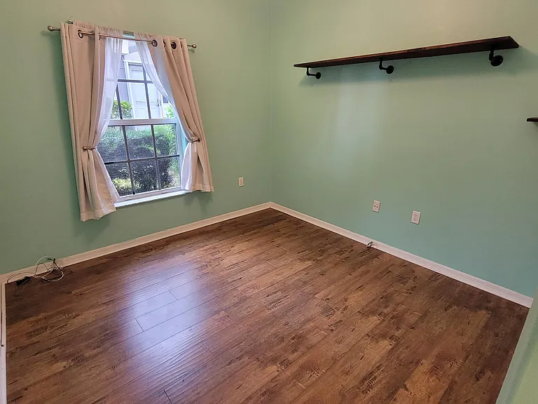 Guest Bedroom (1)