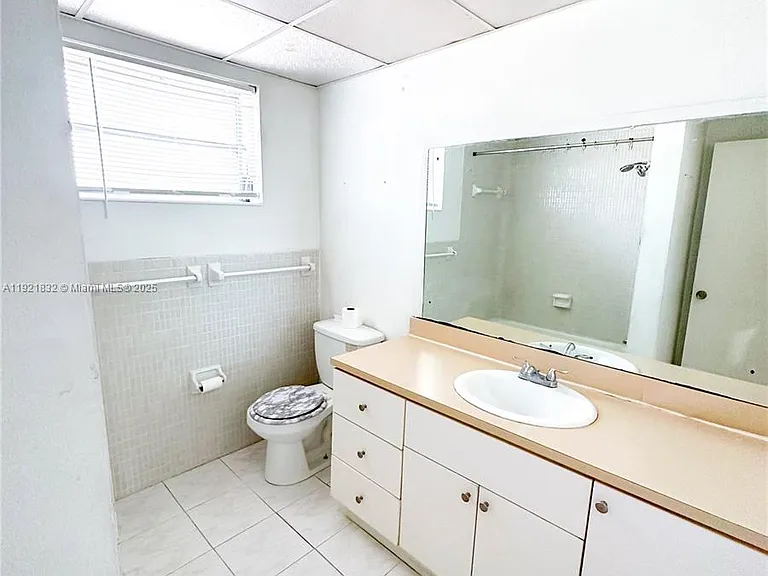 12275 NE 19th Ave #11 — Photo 12