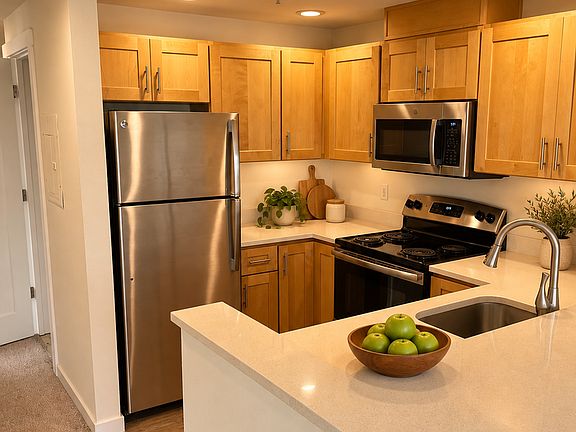 4th image of 4815 California Ave SW APT 406