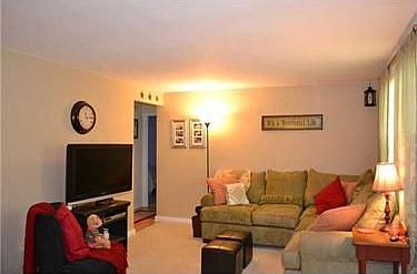 3rd image of 33 Meadowbrook Ave