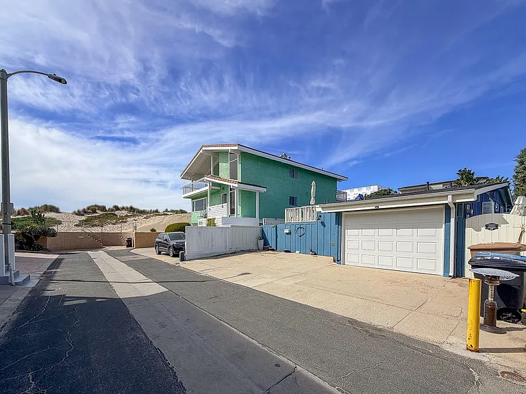 1089 Belfast Ln — Photo 30