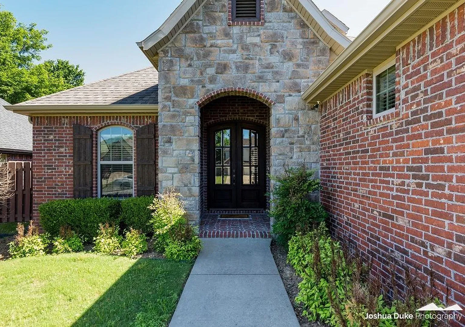 Stunning home in Hamptons Subdivision w/an office! Near Stonebridge Meadows GC! — Photo 2