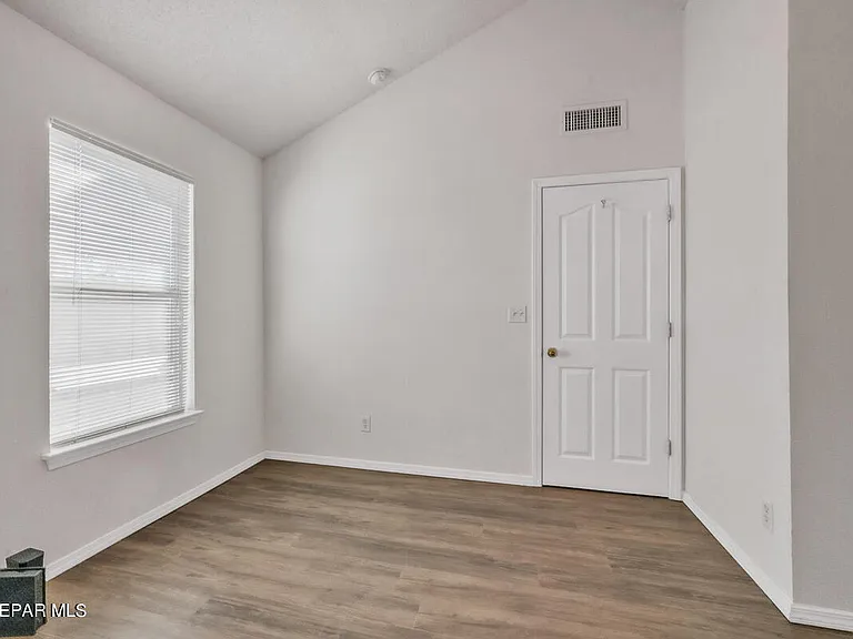 816 Dakota River Ave — Photo 22