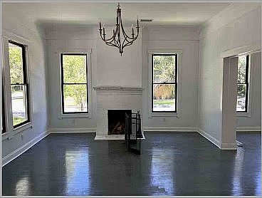 2nd image of 600 S Newport Ave