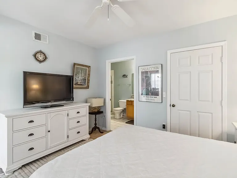 1030 Villagio Cir #203 — Photo 20