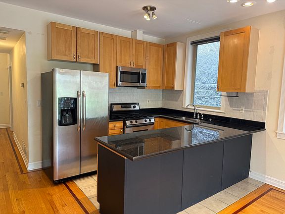 5th image of 2645 W Haddon Ave #2