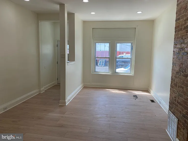 823 N Hutton St — Photo 5